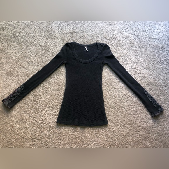 Free People RARE Black Fiesta Cuff Thermal Top XS - Picture 7 of 14